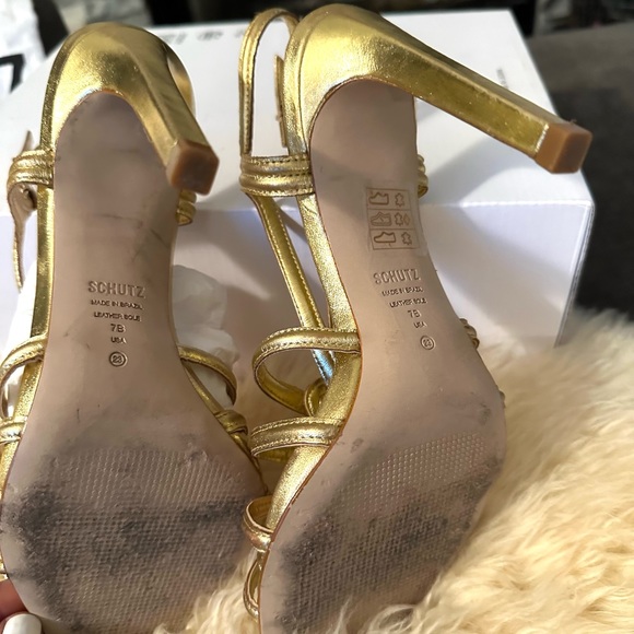 - SCHUTZ, Metallic,Gold-- Octavia, strappy Leather Sandal. Preowned, S… - Picture 8 of 8